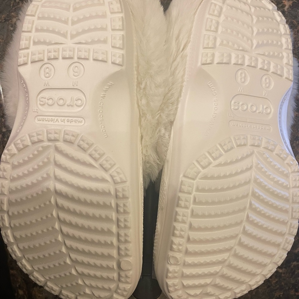 Crocs - Picture 3 of 8